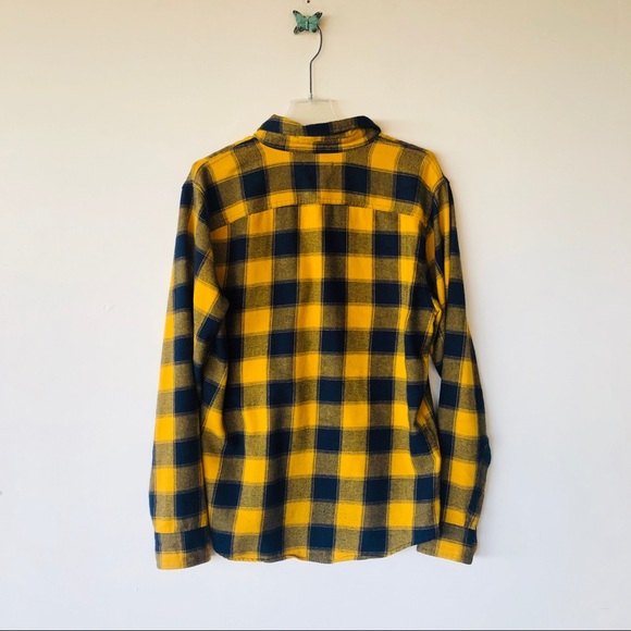 Hollister plaid button down shirt sz medium - Picture 3 of 5